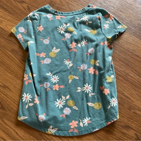 Lot of 2 girl’s size medium (7/8) Cat & Jack short sleeve floral tops - Picture 3 of 6